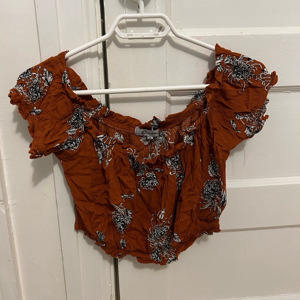 Evie crop top size small